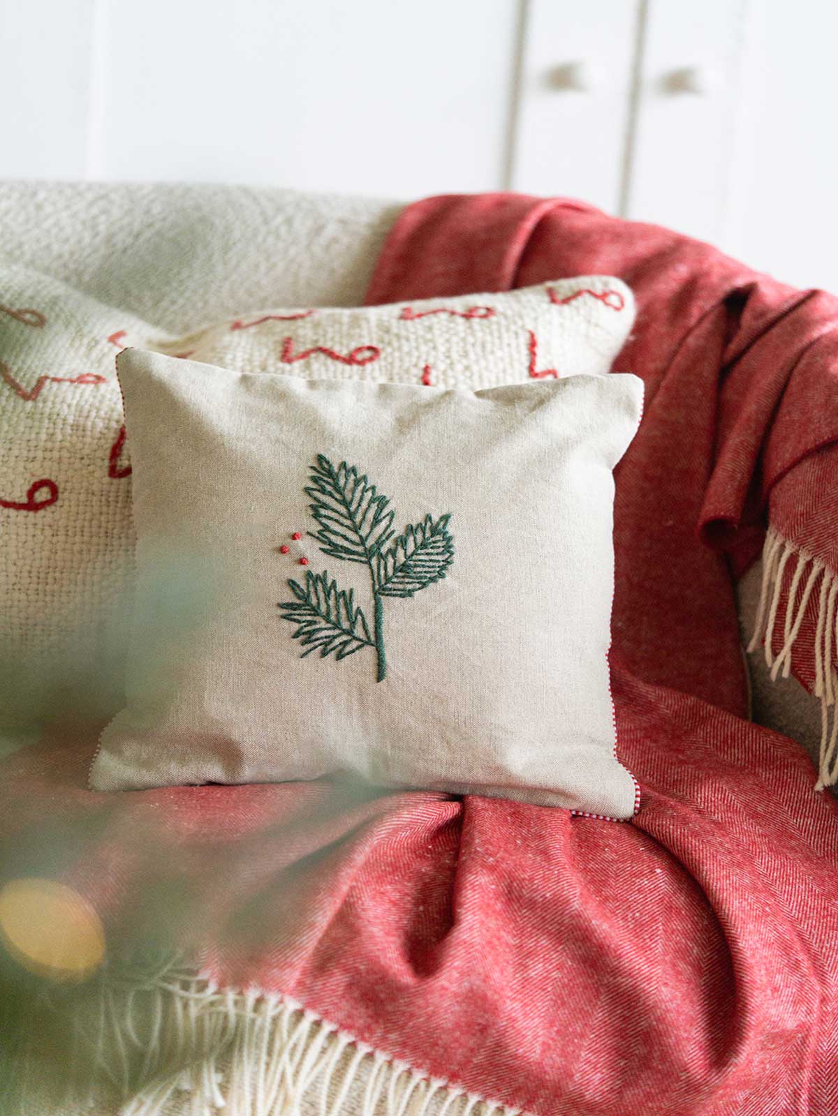 Holiday Pillows & Throws