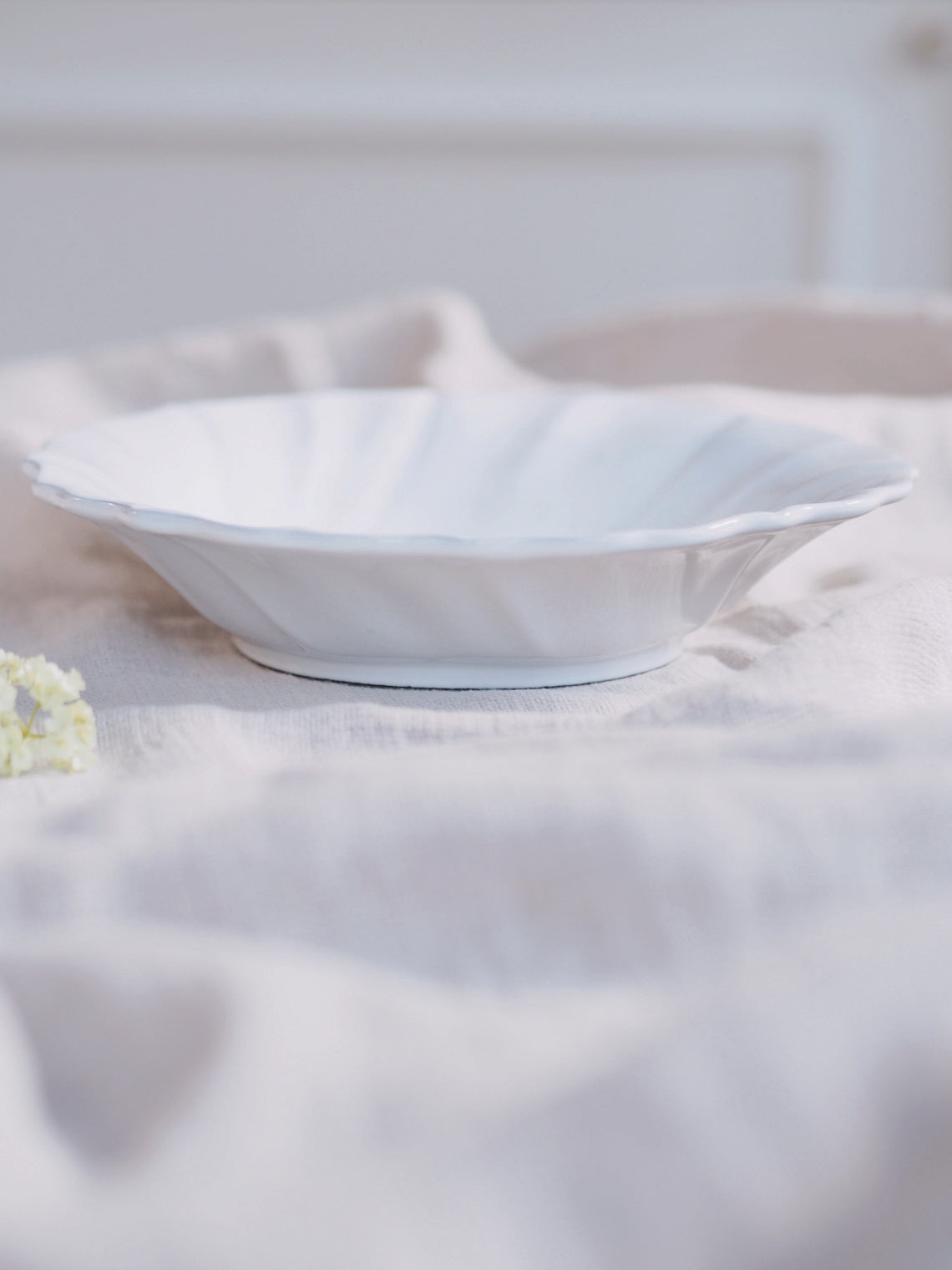 Incanto White Ruffle Bowl