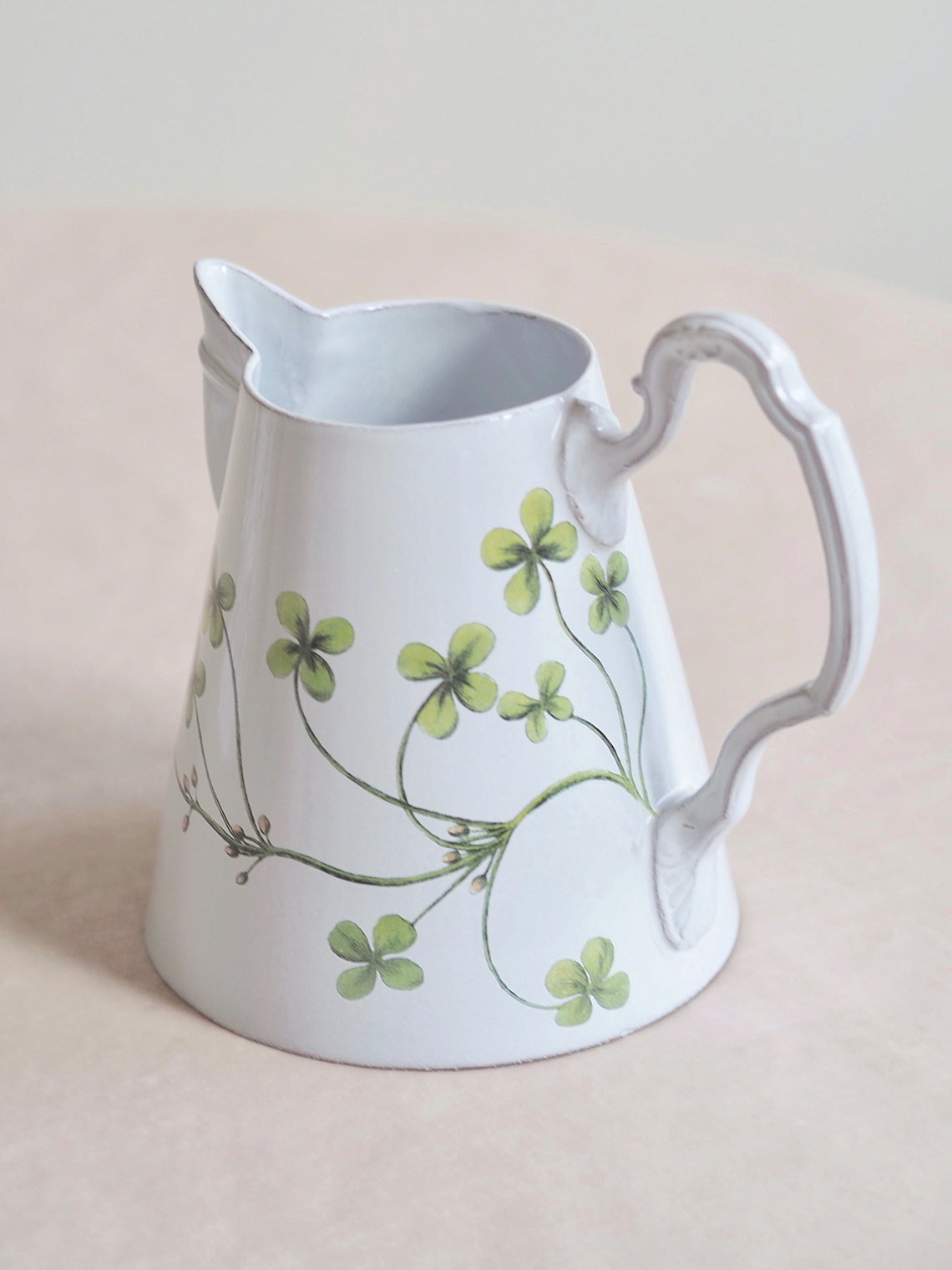 Clover Pitcher