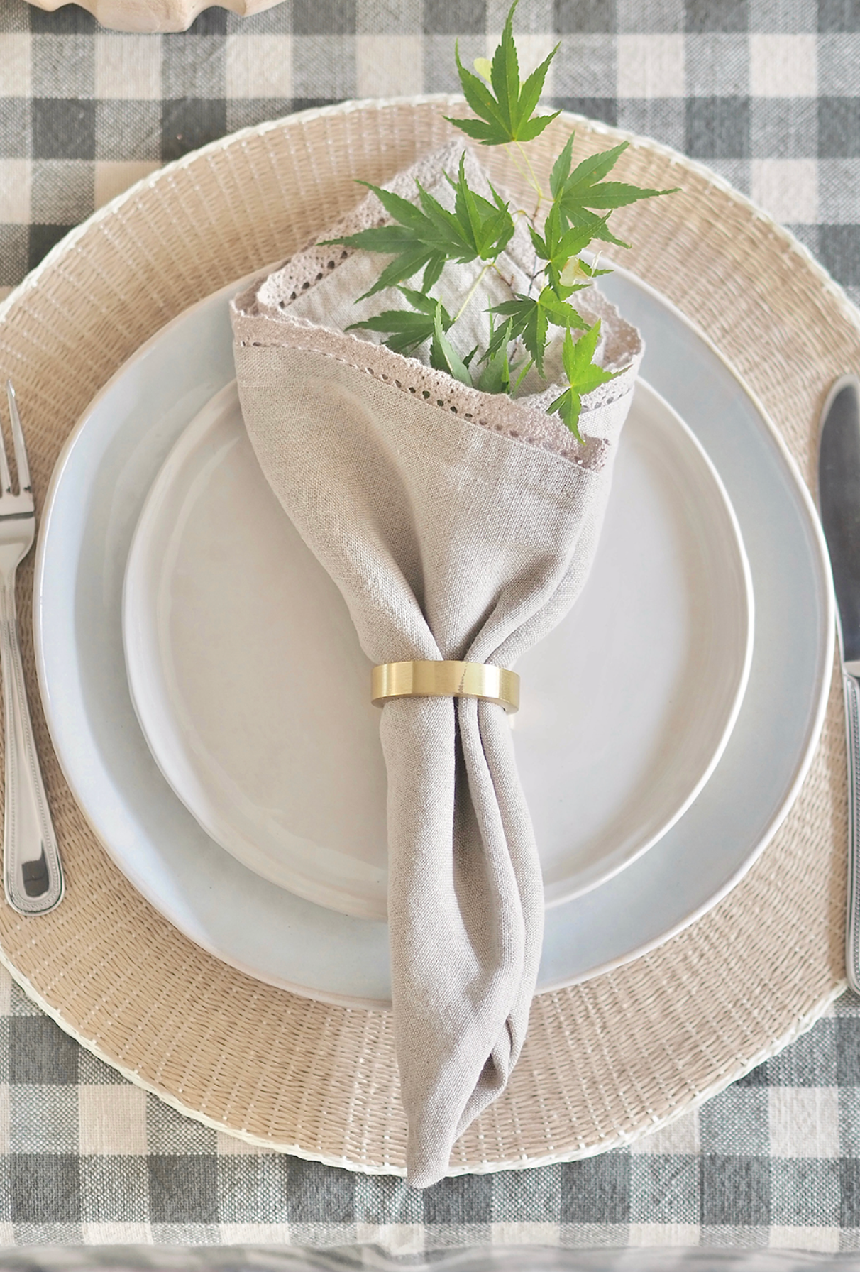 Eliza Lace Linen Napkin