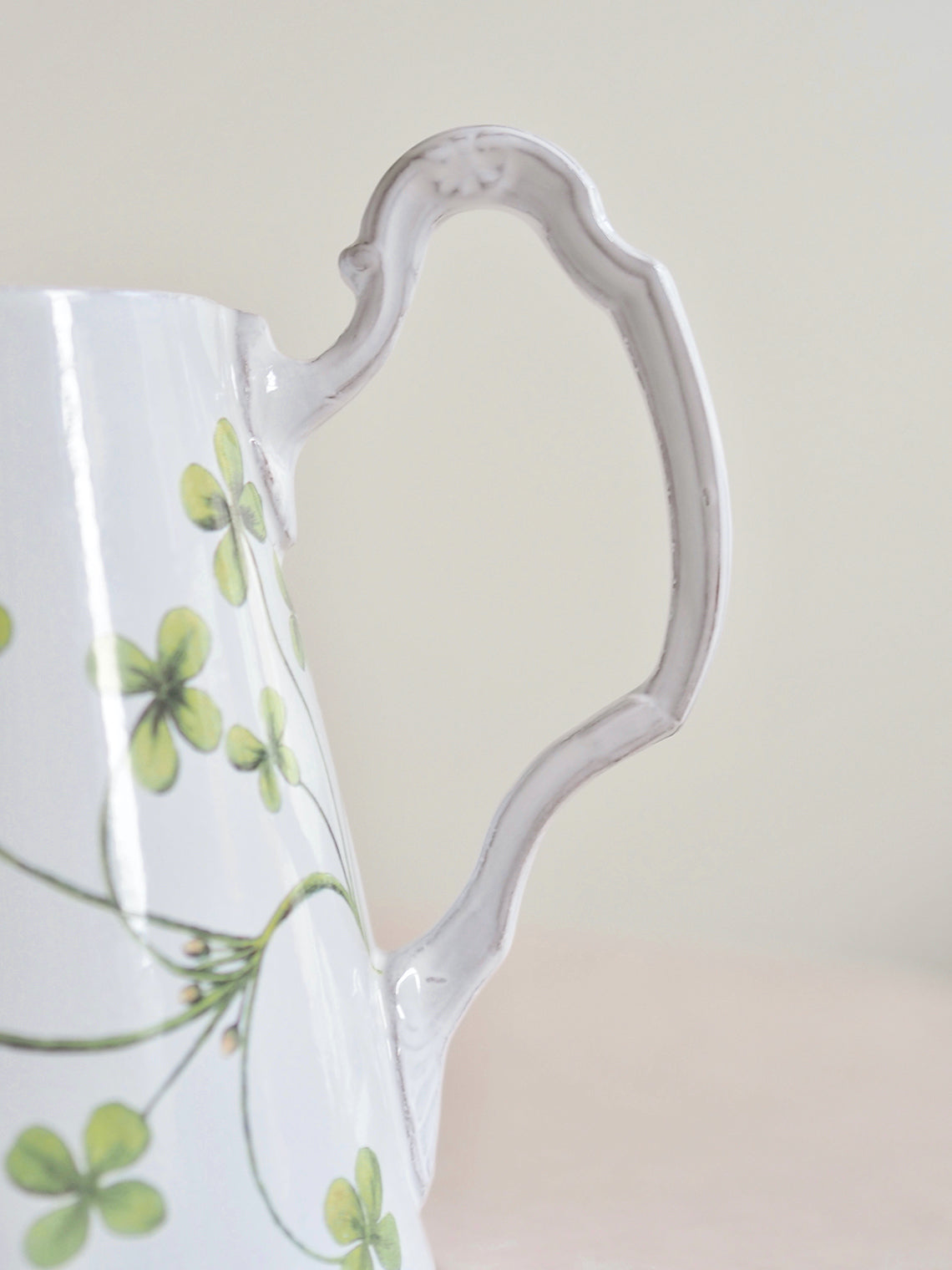 Clover Pitcher