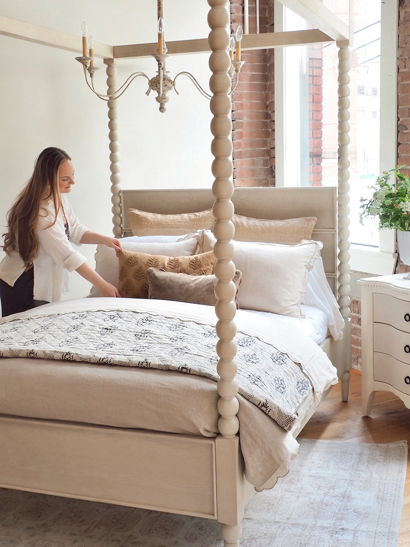 Winfleur Marigold Graphite Coverlet