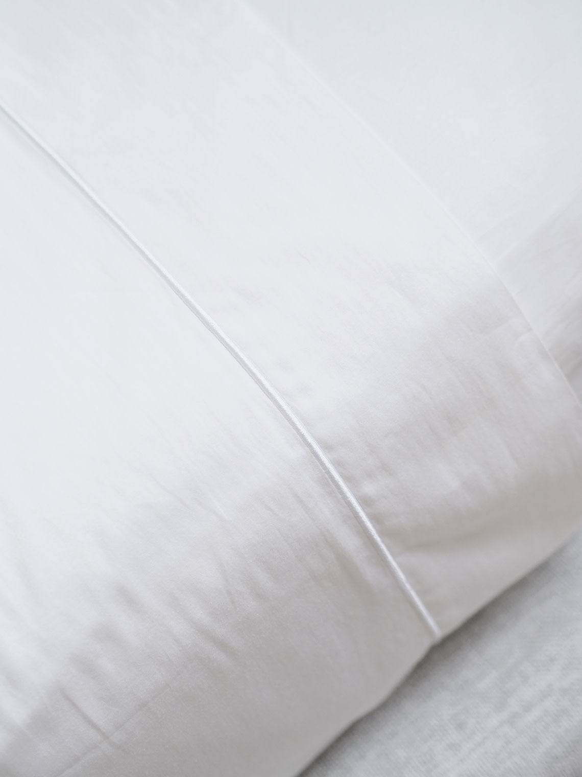 Pacifica Bedding by The Cross | White