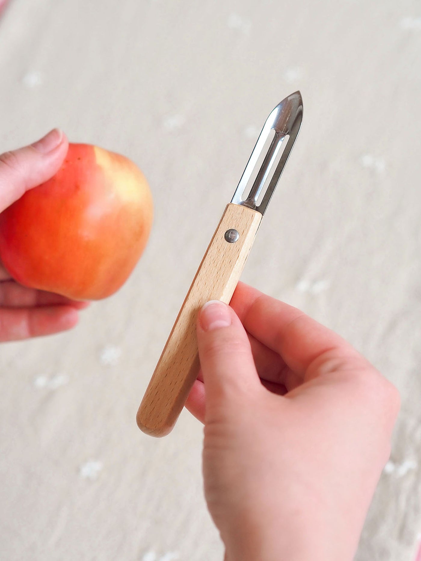 Natural Beech Wood Peeler