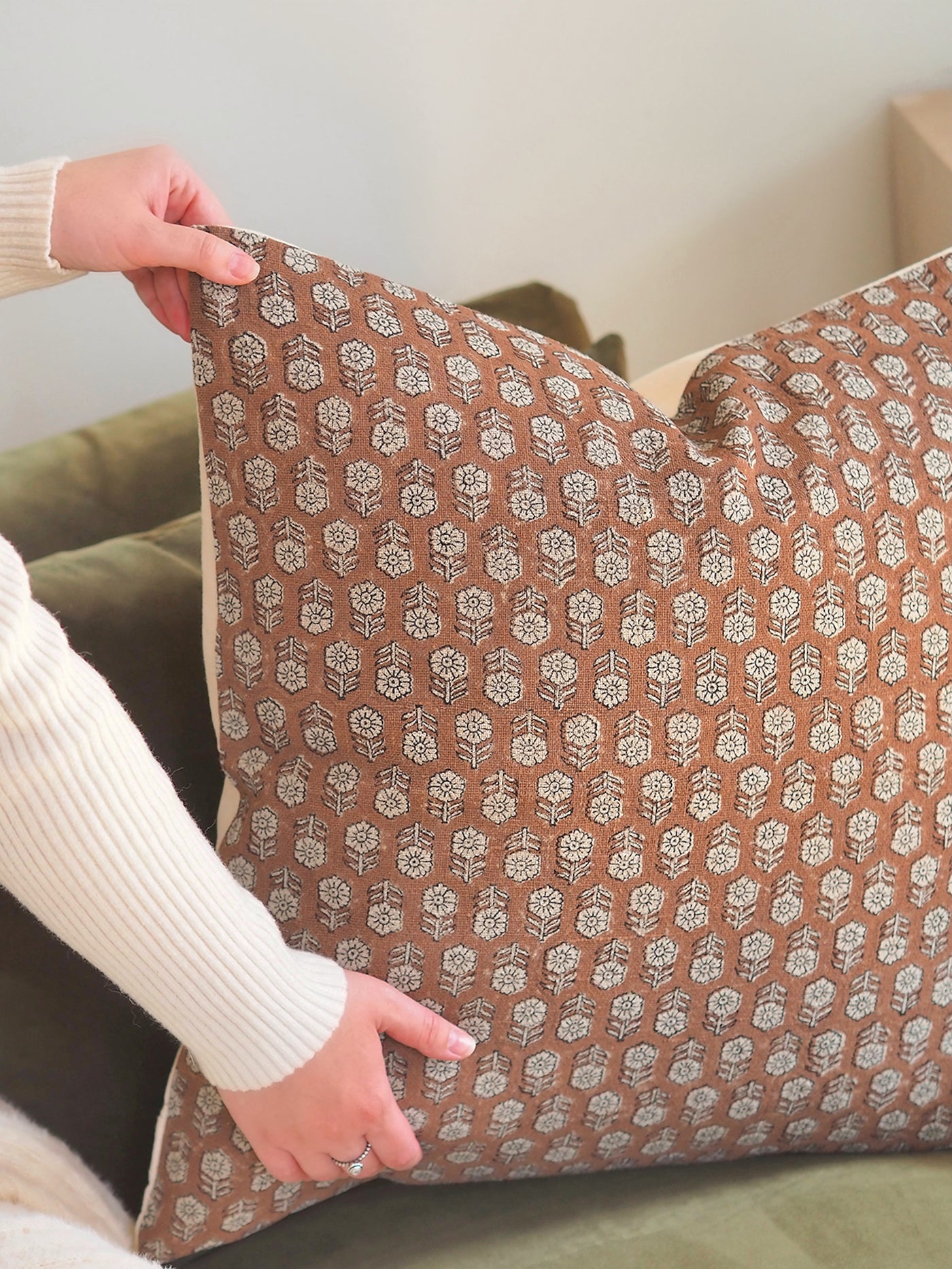 Tulsi Saffron Pillow | 22x22