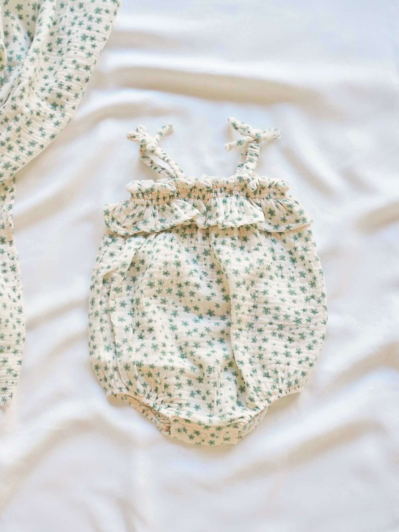 Simple Floral Ruffle Bubble - The Cross Decor & Design