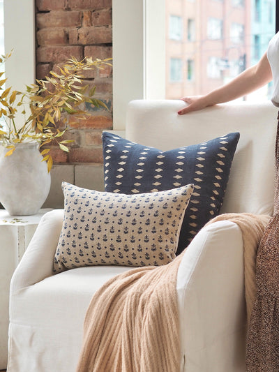 Villa Indigo Pillow | 22x22