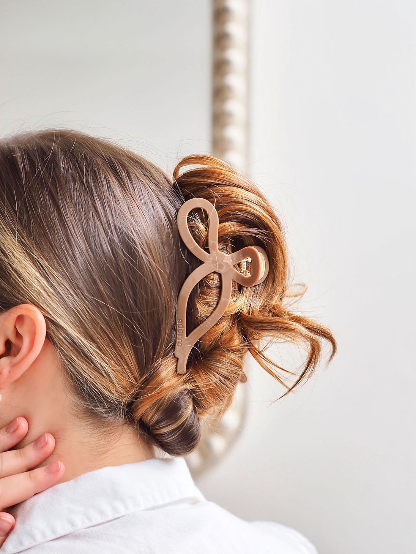 Sabrina Solid Claw Clip | Beige
