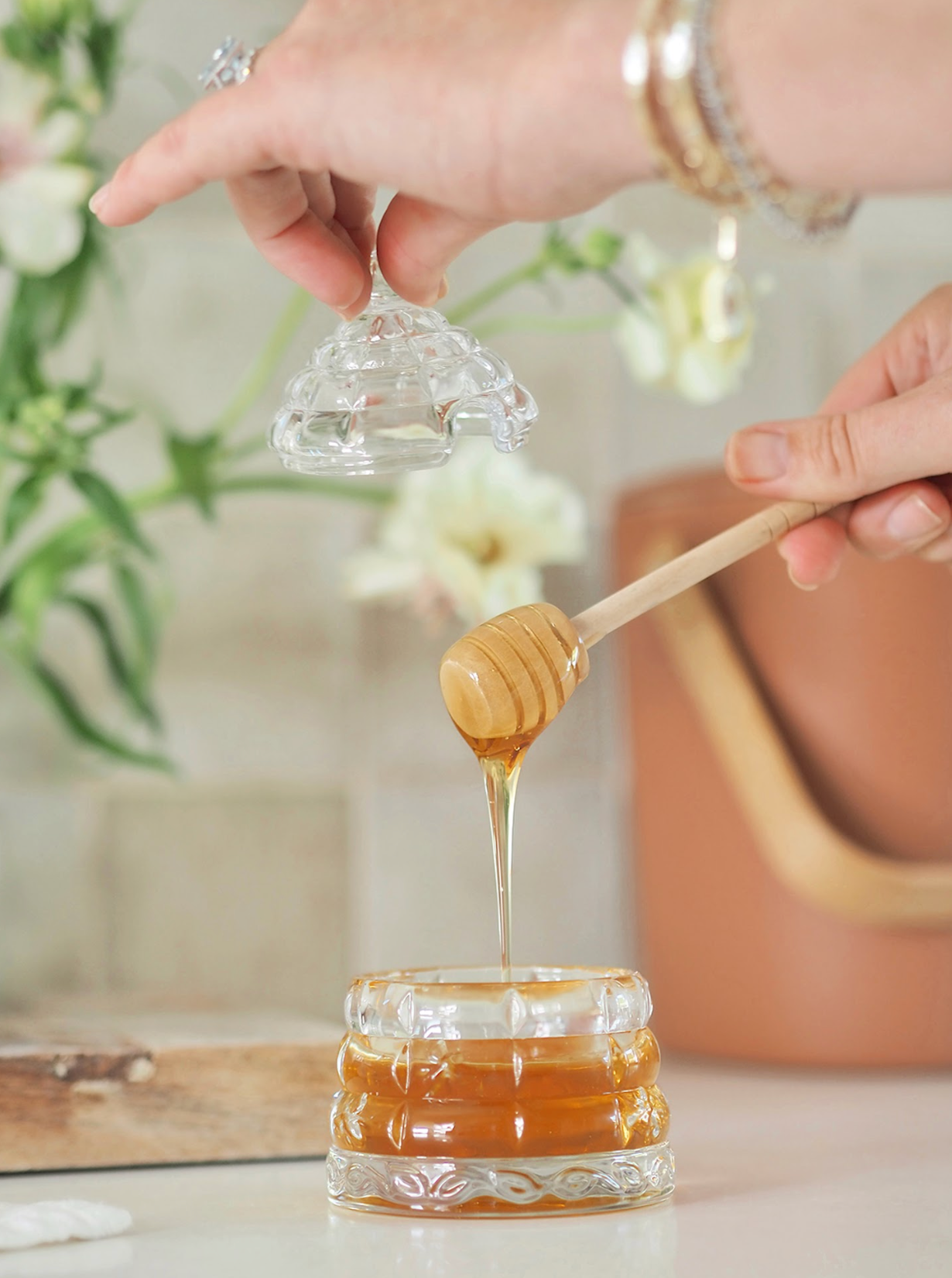 Glass Beehive Honey Pot w/ Dipper