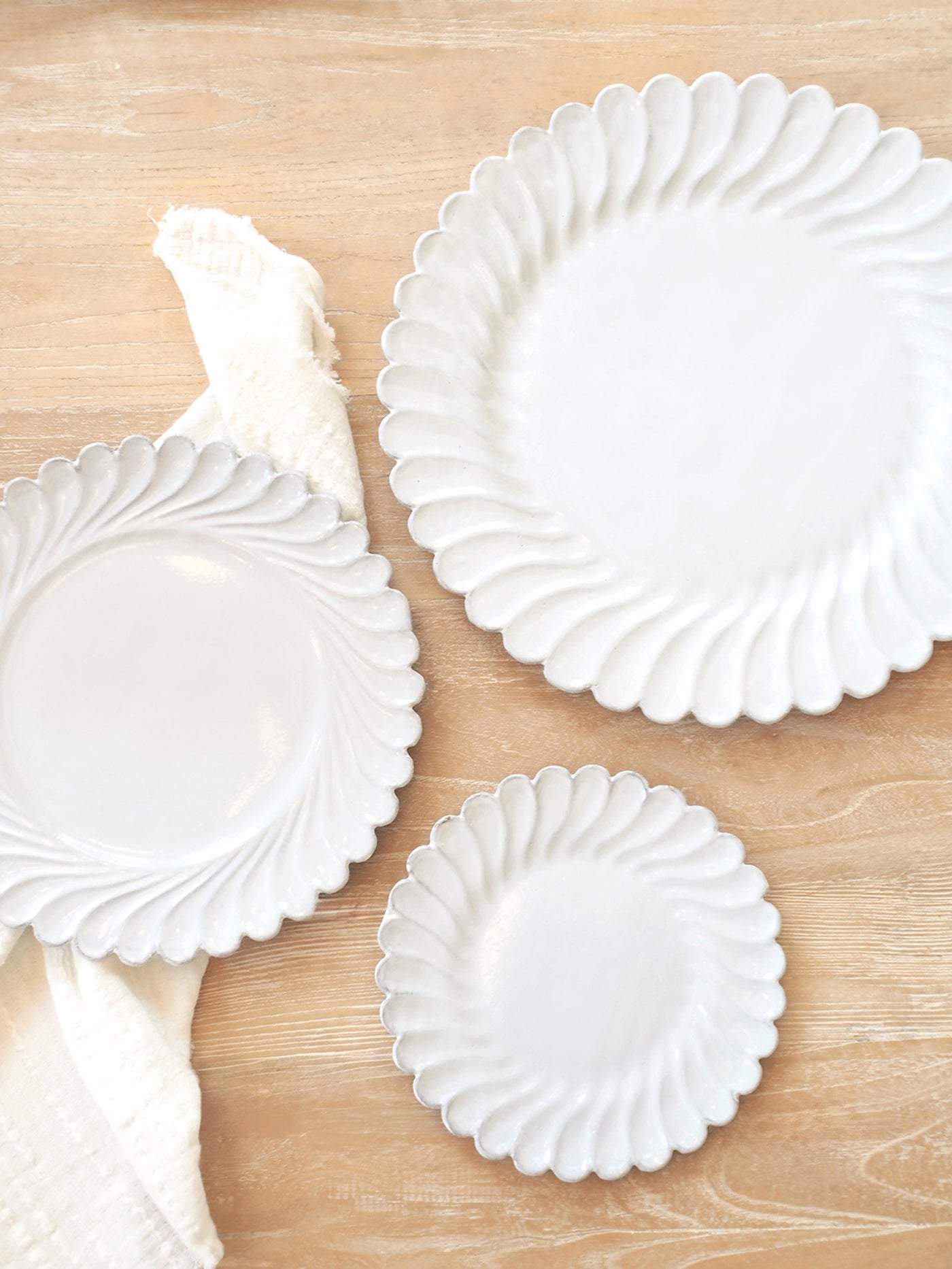 Astier De Villate | Peggy Scalloped Edge Plates - The Cross Decor & Design