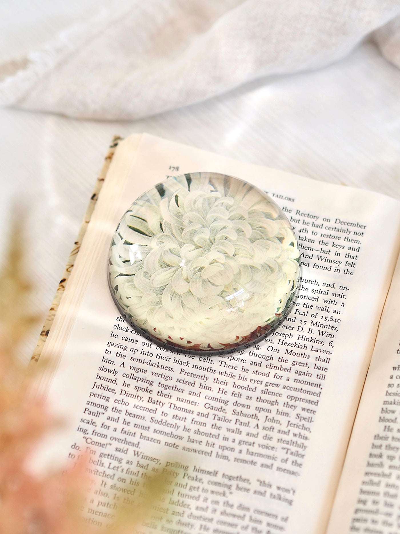 White Chrysanthemum Dome Paperweight