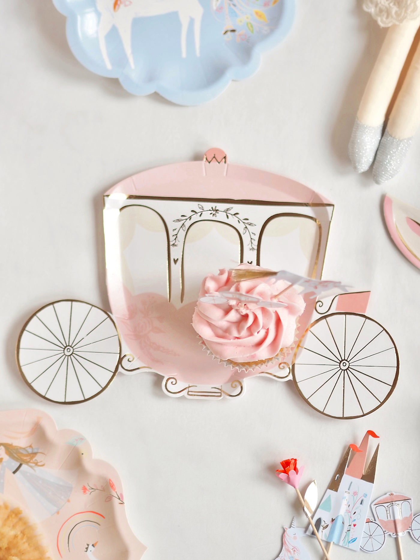 Princess Carriage Party Plates - The Cross Decor & Design