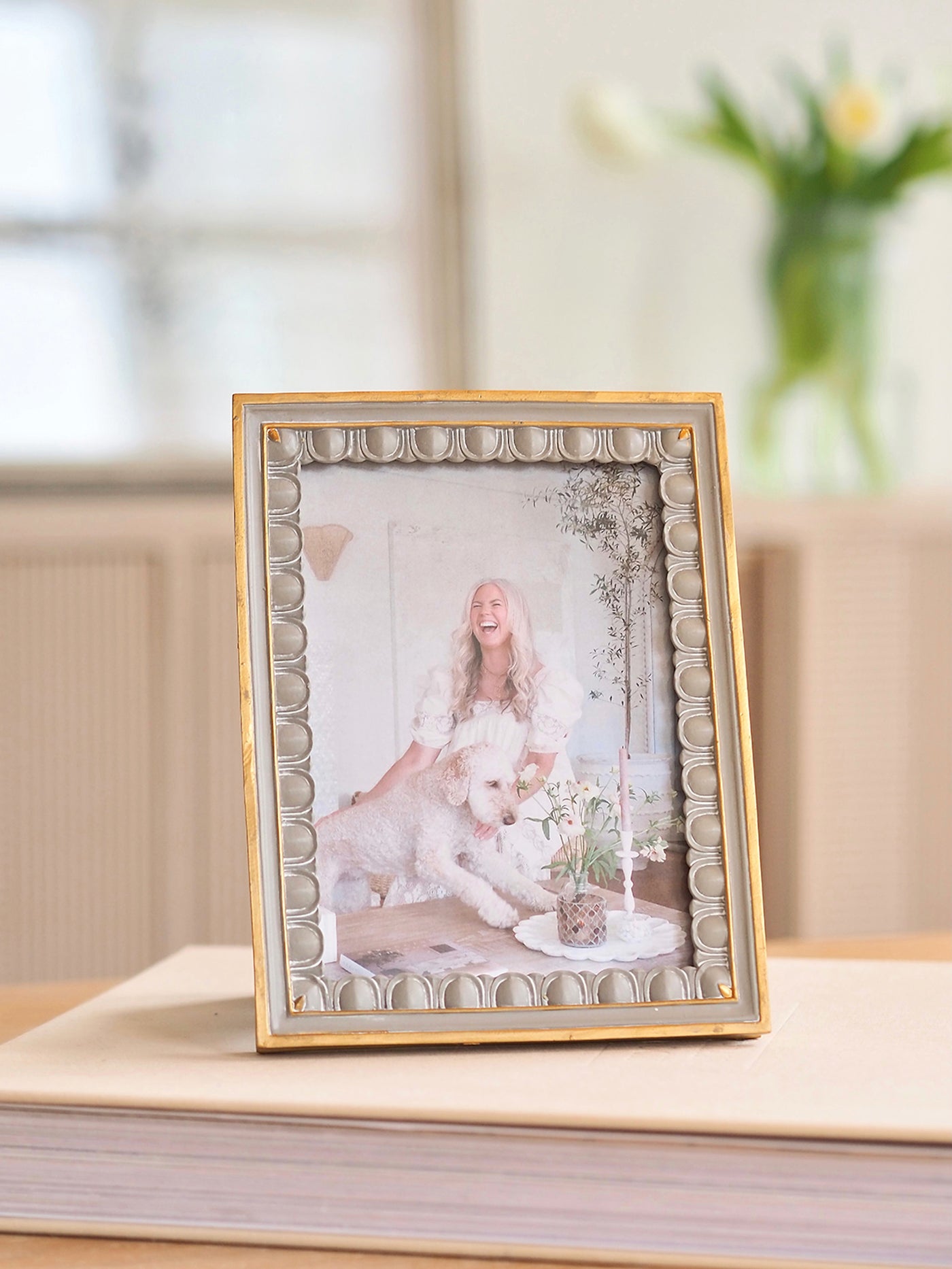 Ophelia Scalloped Frame