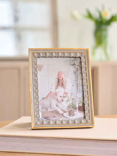 Ophelia Scalloped Frame