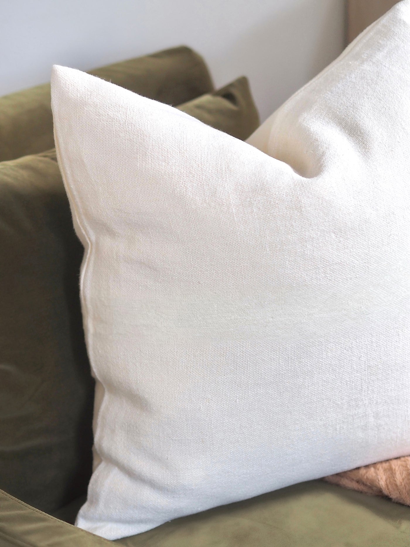 Anika Cream Pillow Knife Edge | 22x22