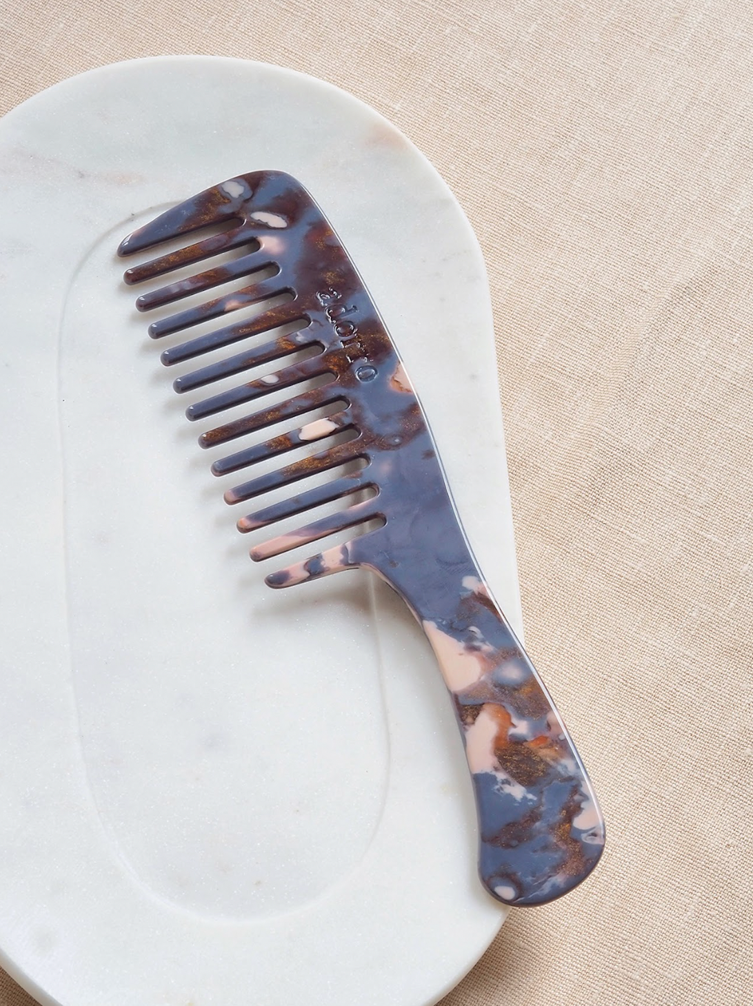 Calacatta Combs - The Cross Decor & Design