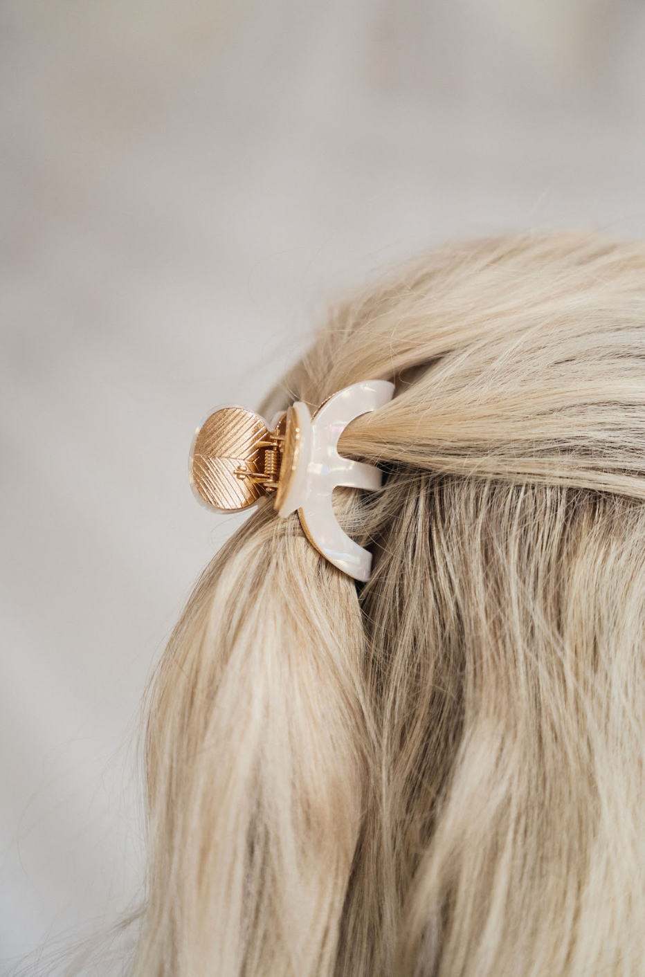 Aria Ivory Hair Clip - The Cross Decor & Design