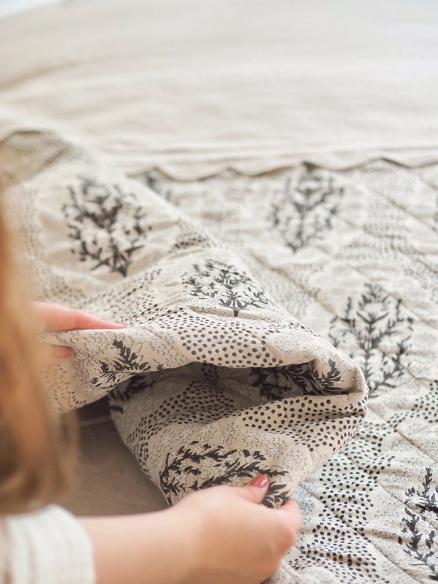 Winfleur Marigold Graphite Coverlet