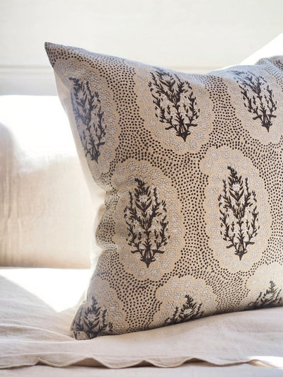 Winfleur Graphite Pillow | 24x24