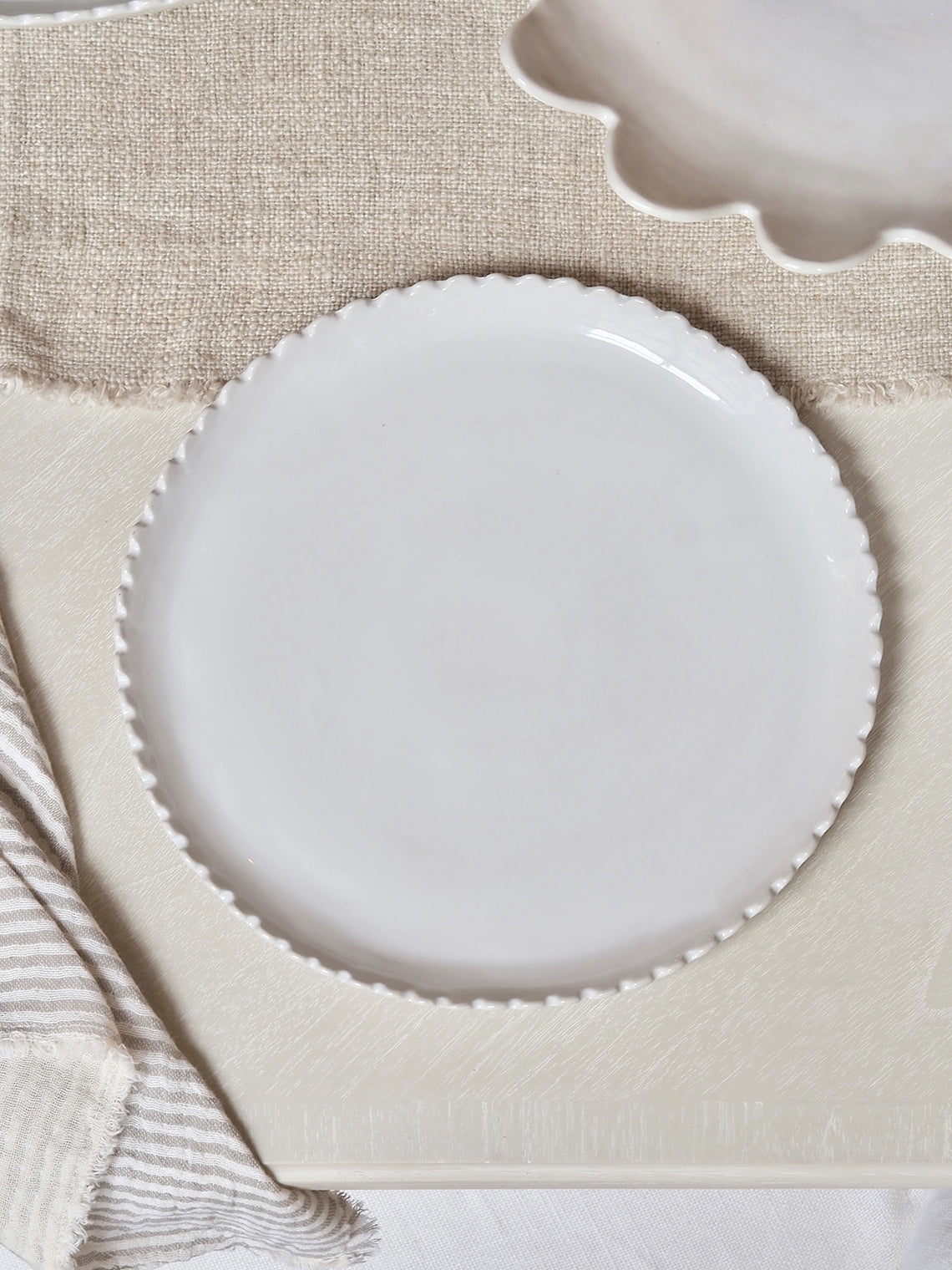 Nova Scalloped Dishware