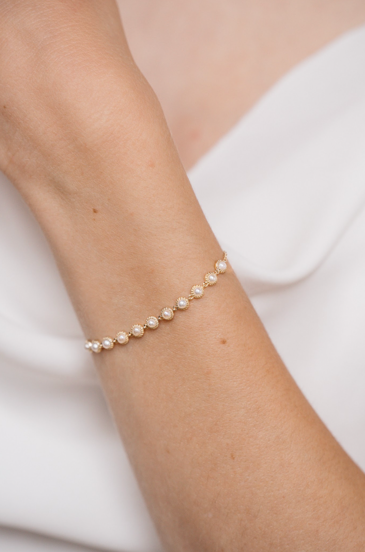 Zara Pearl Bracelet | 14K Gold - The Cross Decor & Design