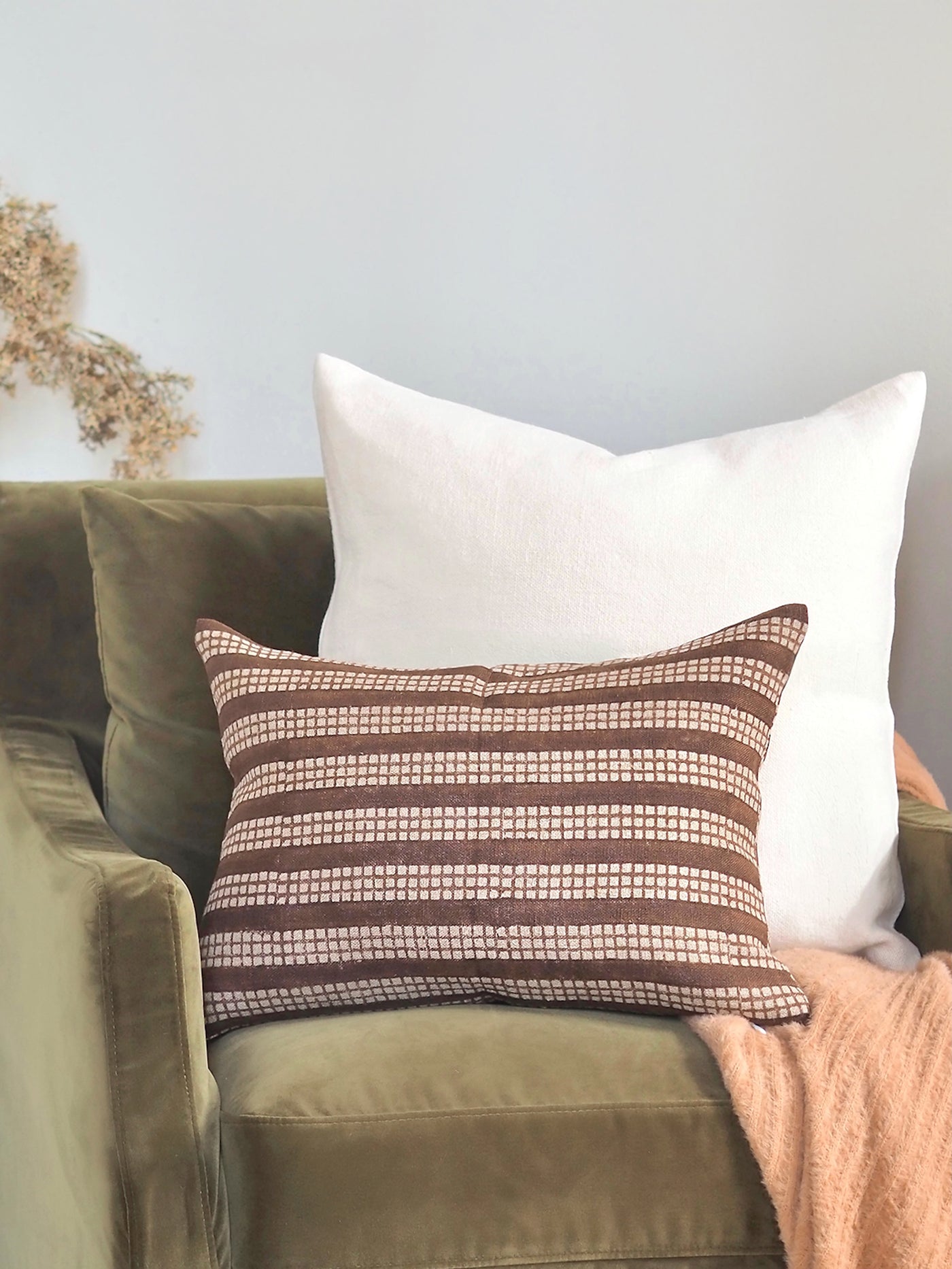 Anika Cream Pillow Knife Edge | 22x22