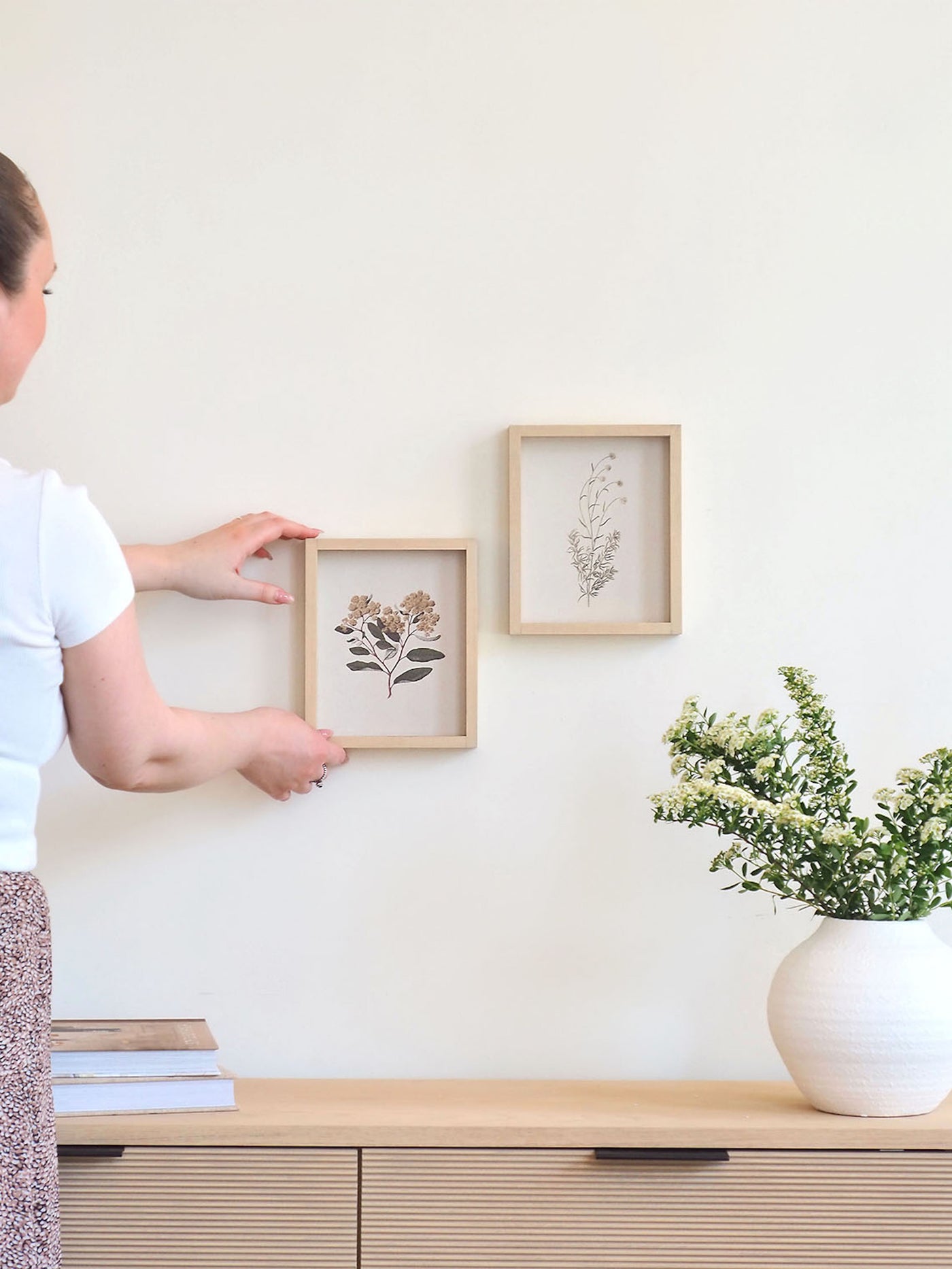 White Scabious Framed Print 8.5x7"