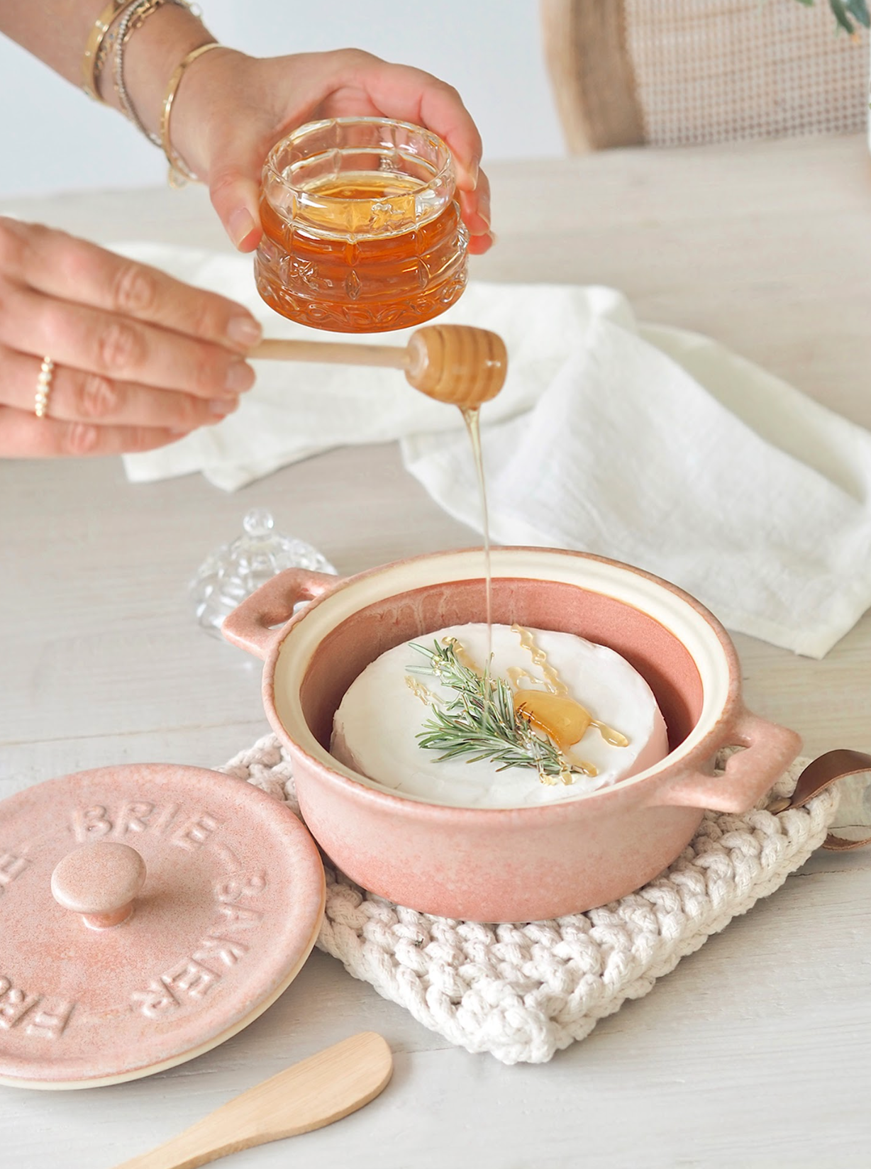 Glass Beehive Honey Pot w/ Dipper