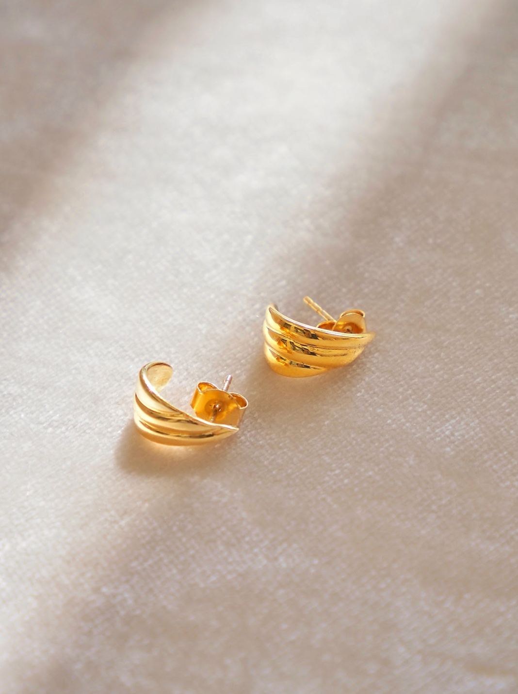 Swirl Studs - The Cross Decor & Design