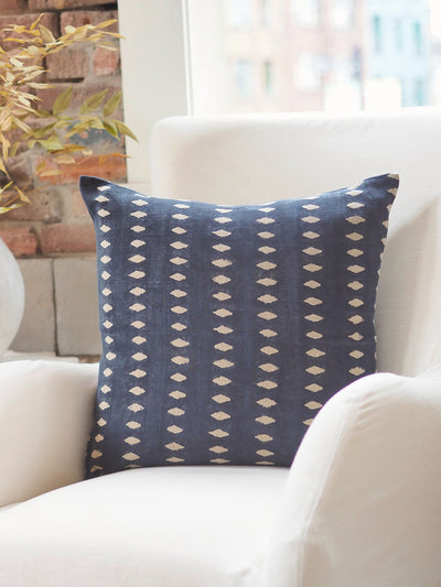 Villa Indigo Pillow | 22x22