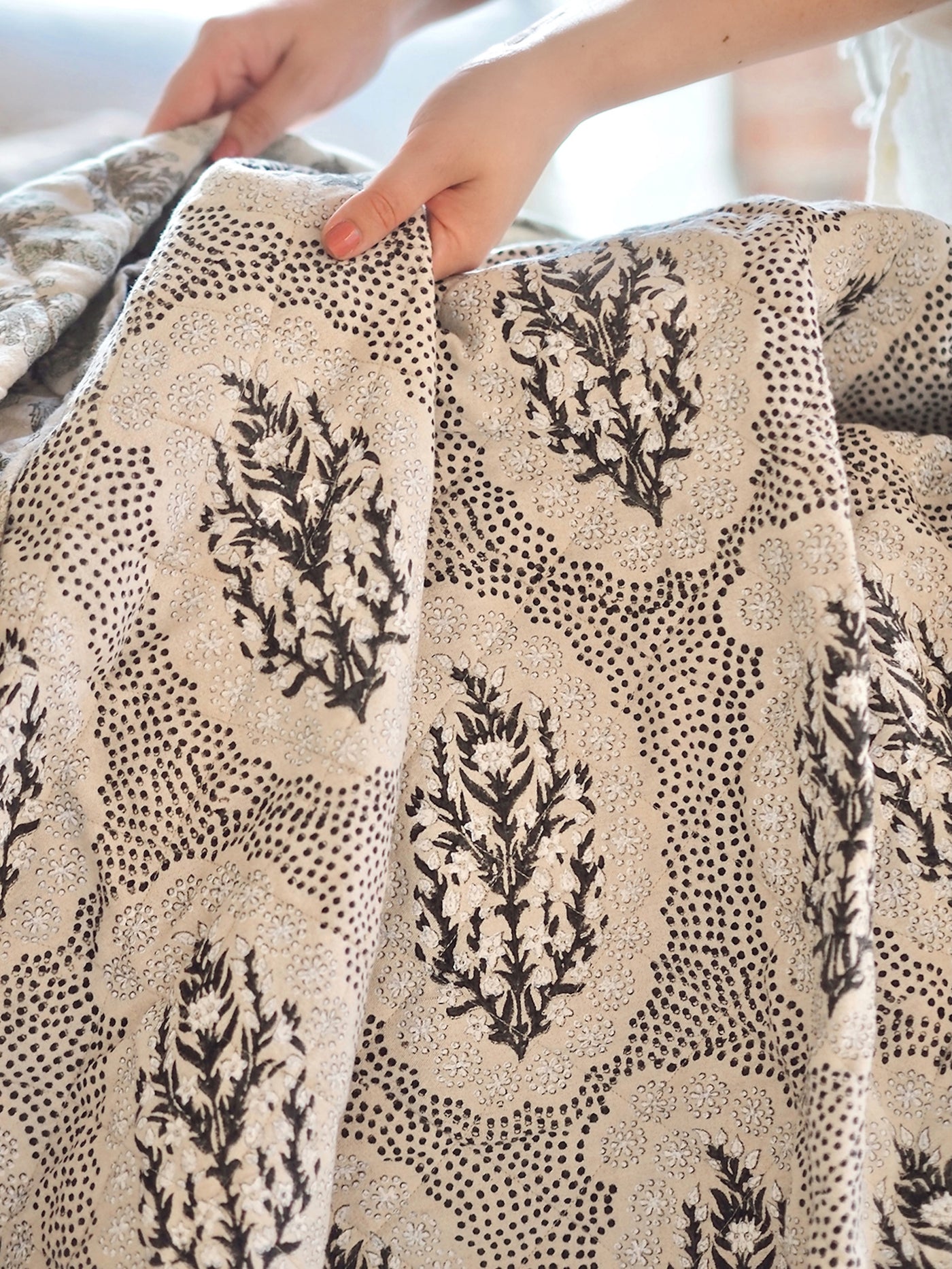 Winfleur Marigold Graphite Coverlet