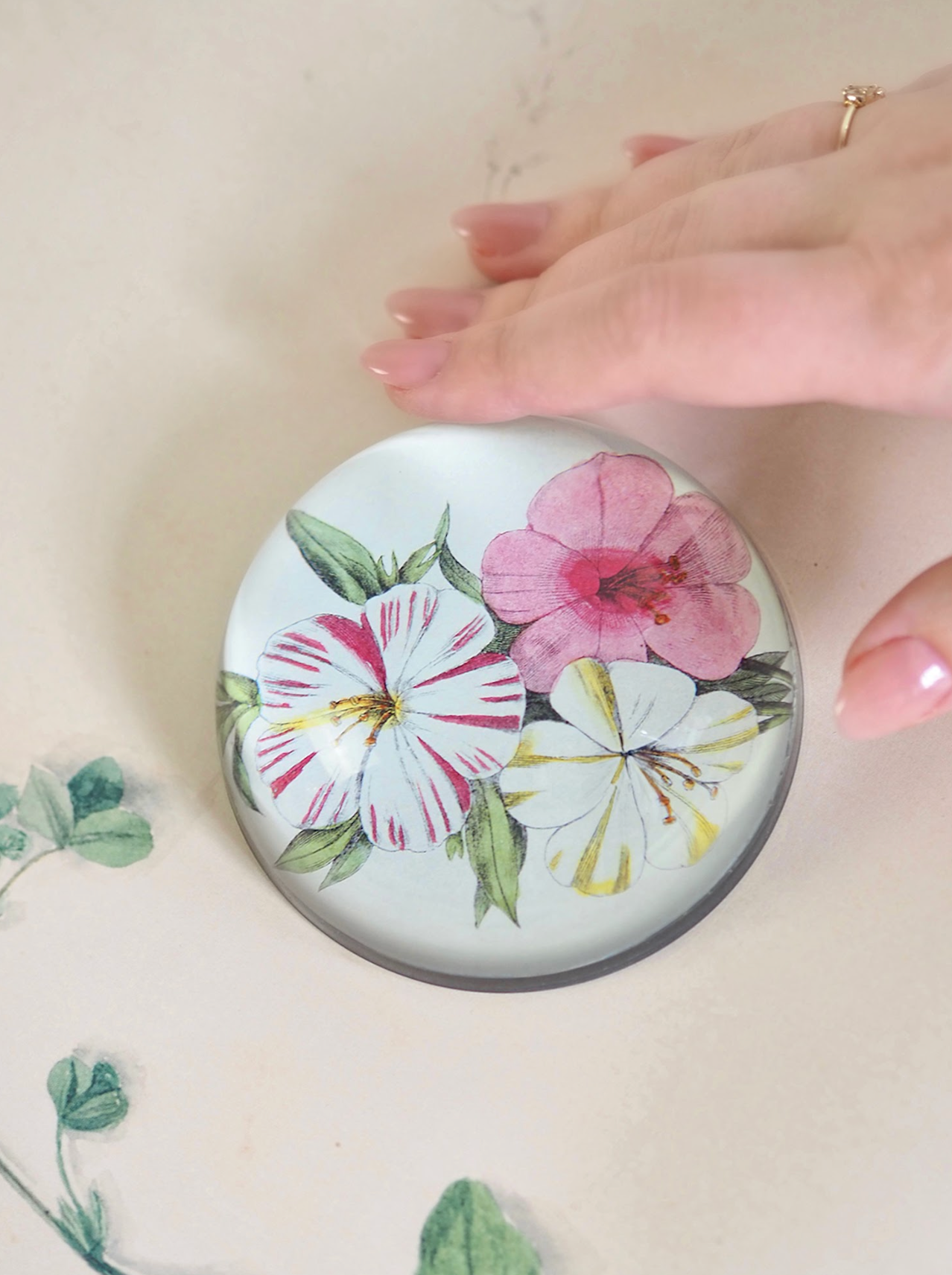 Belle de Nuit Dome Paperweight - The Cross Decor & Design