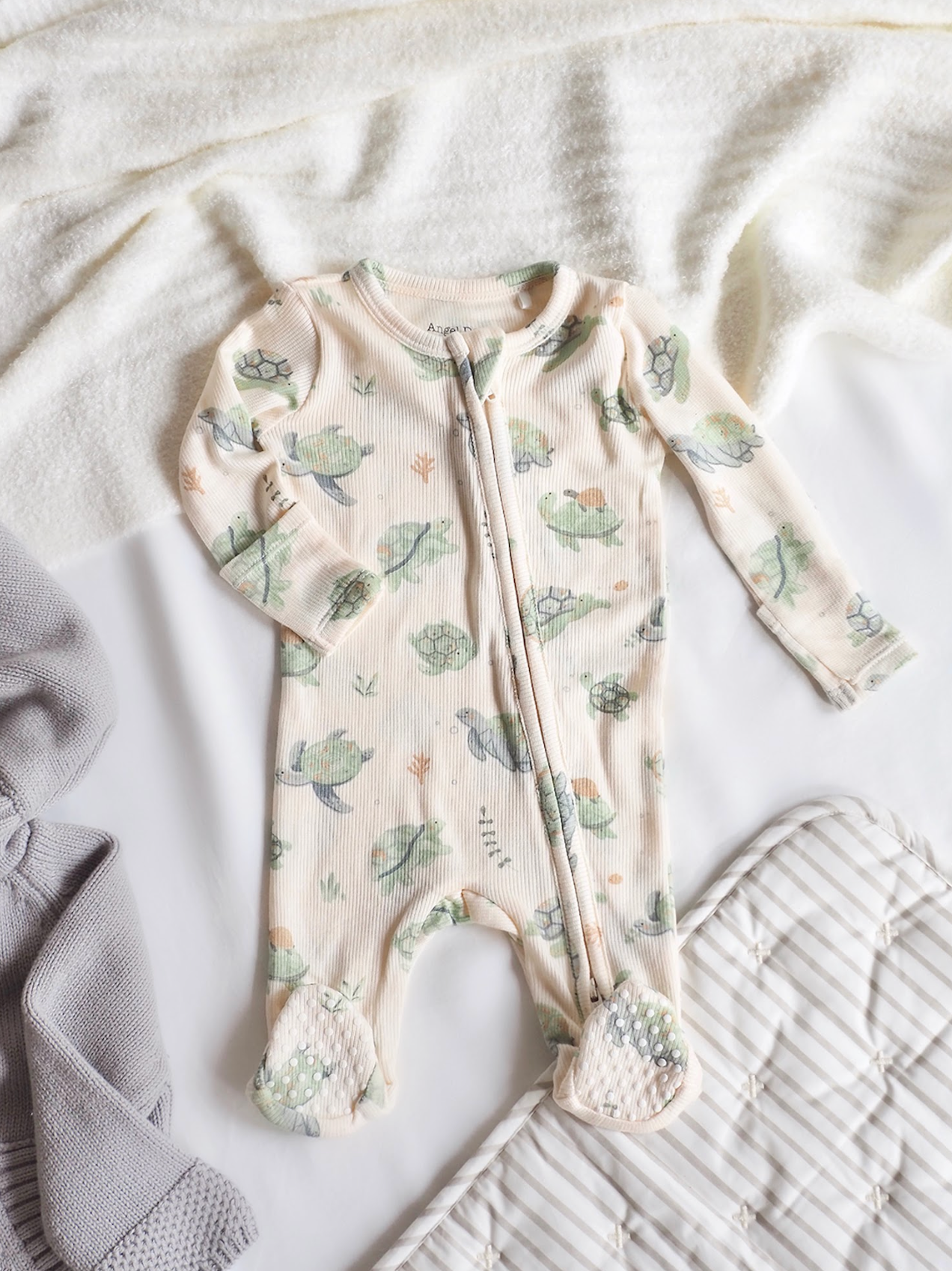 Sea Turtles Zipper Footie