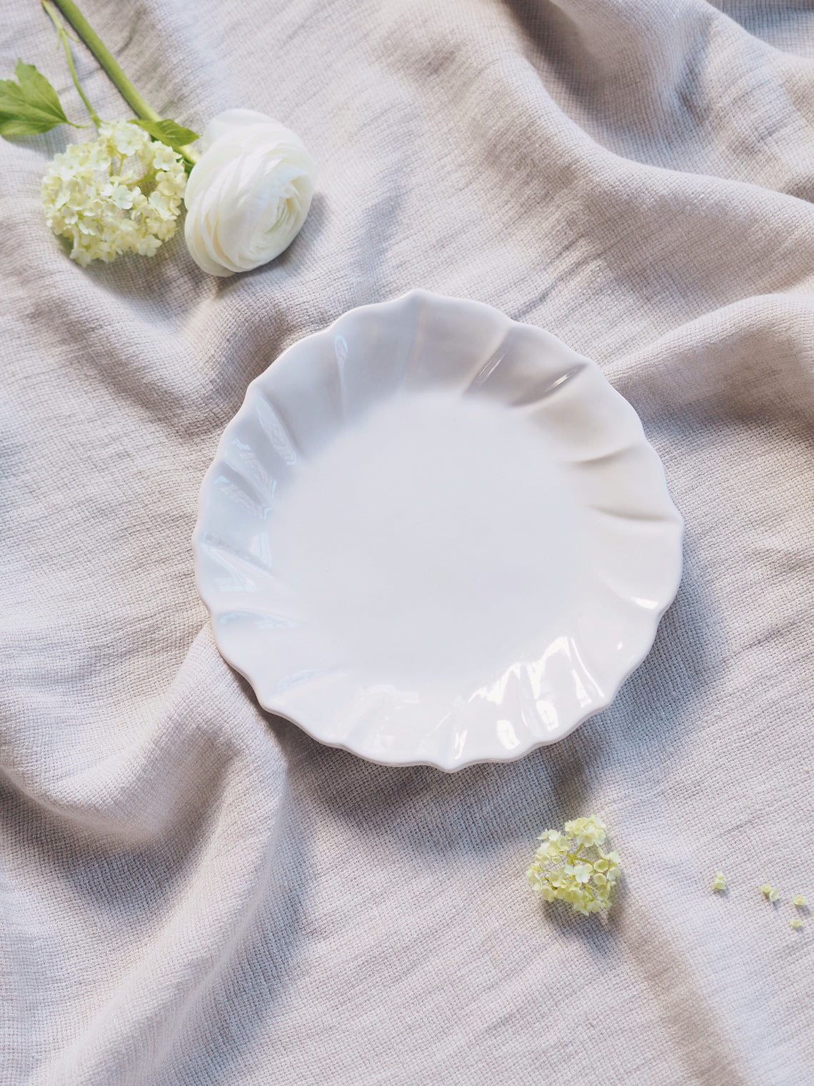 Incanto White Ruffle Salad Plate