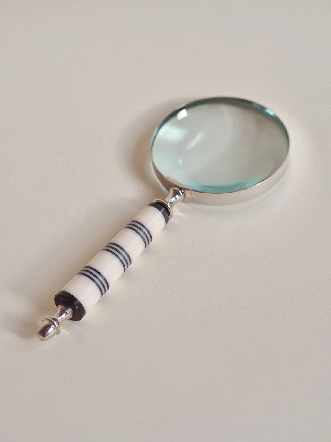 Olivier Magnifying Glass - The Cross Decor & Design