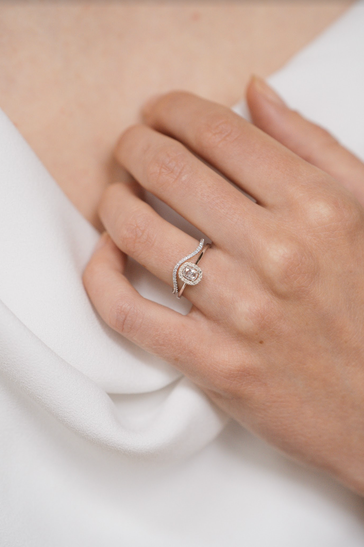 Diamond Curve Ring | 14K Gold - The Cross Decor & Design