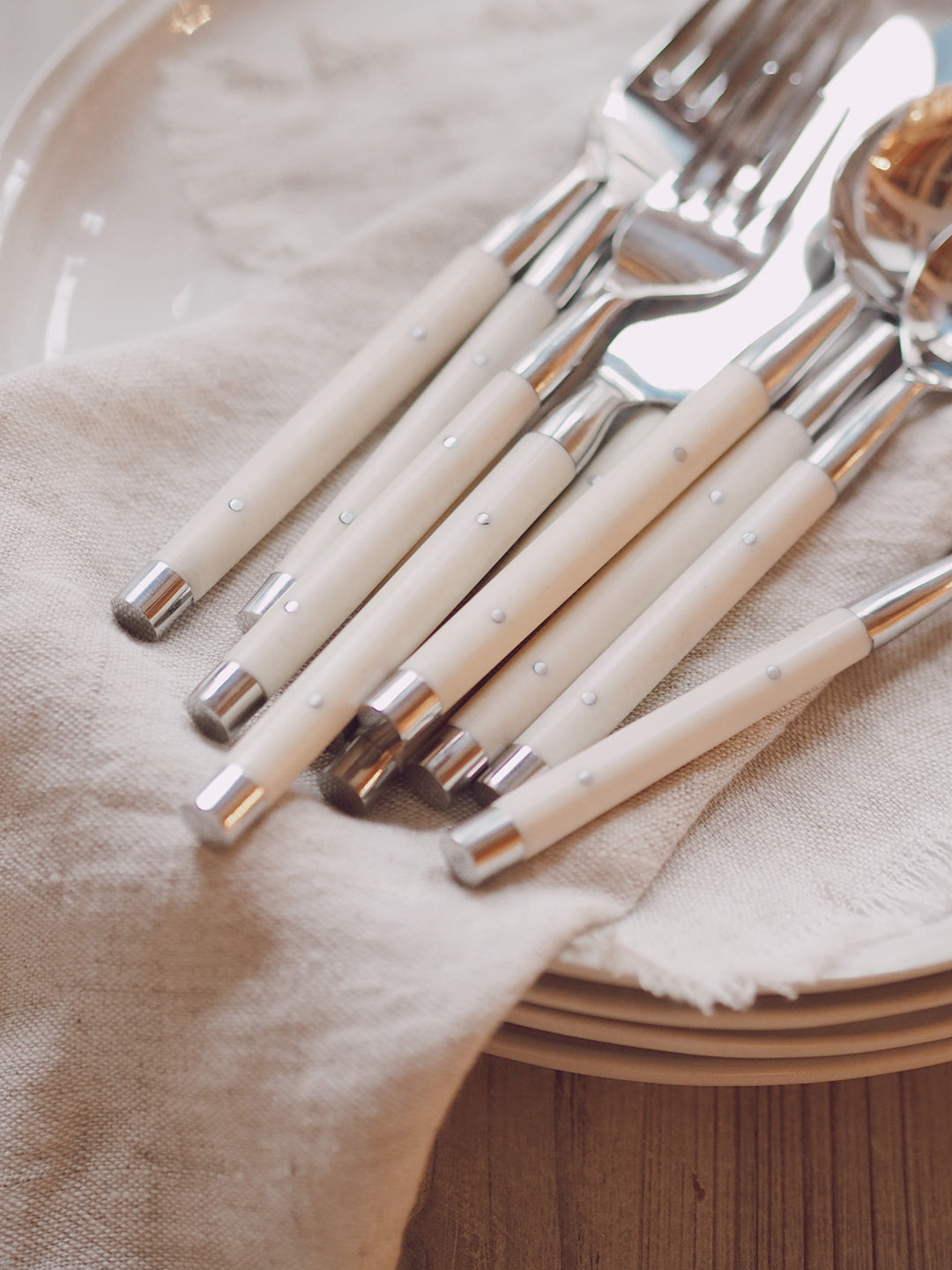 Avah Cutlery | White