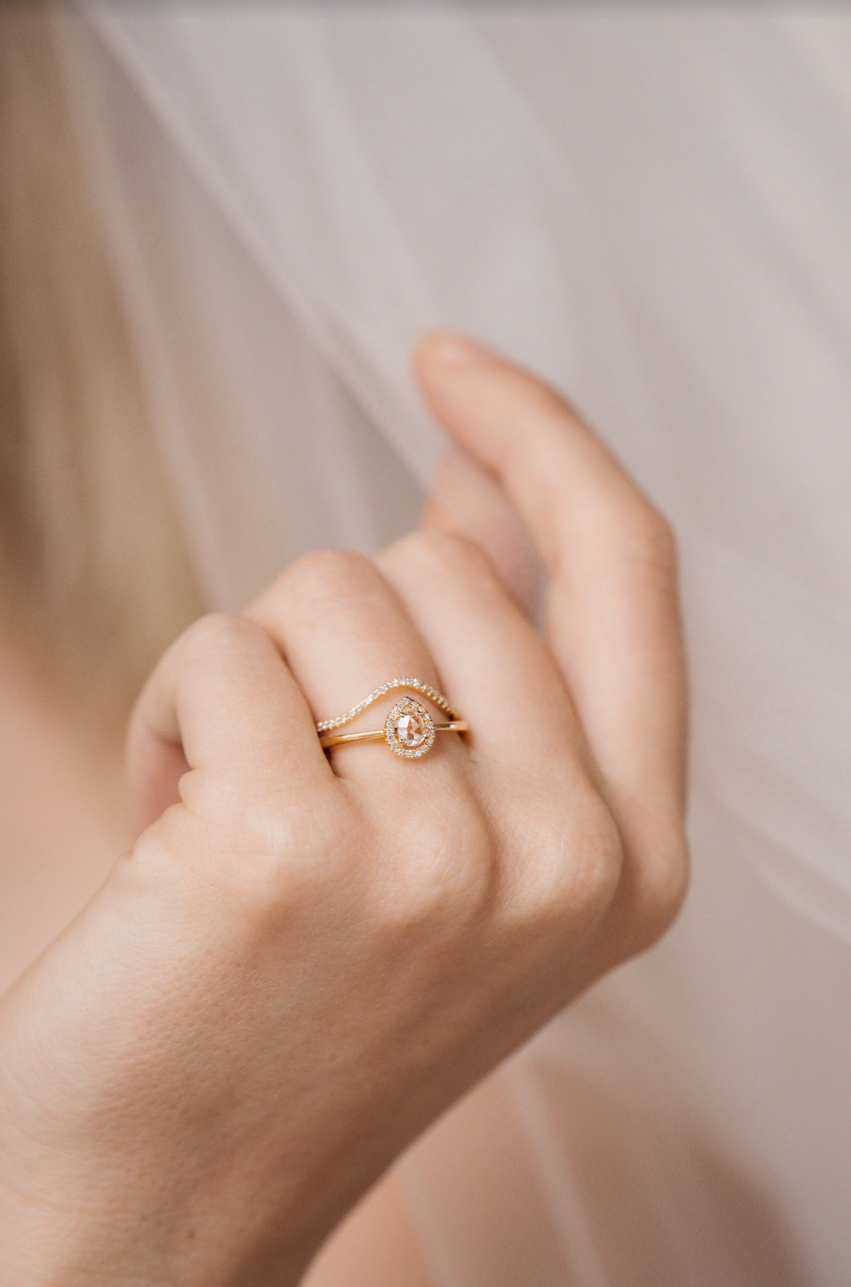 Diamond Curve Ring | 14K Gold